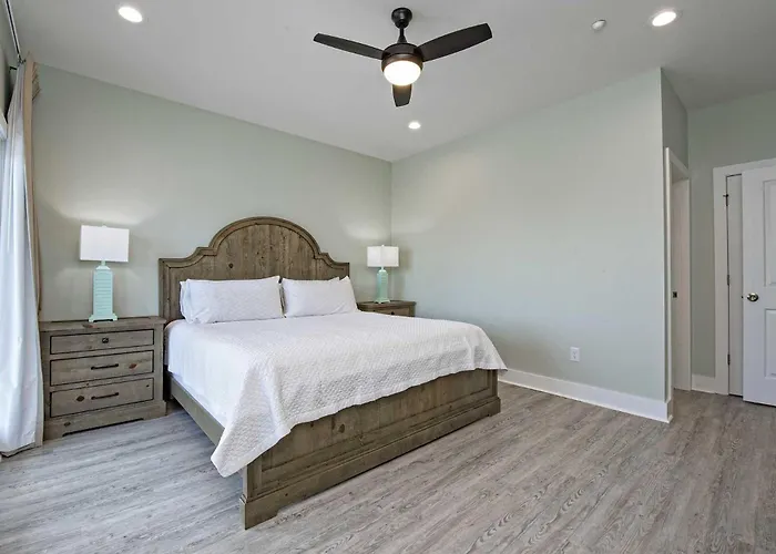 Zeke's Retreat 5 Bedroom Lockout Holiday home Gulf Shores